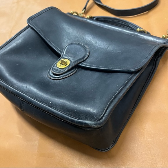 Vintage Coach Willis 9927 Black Leather Crossbody Bag - Picture 3 of 9